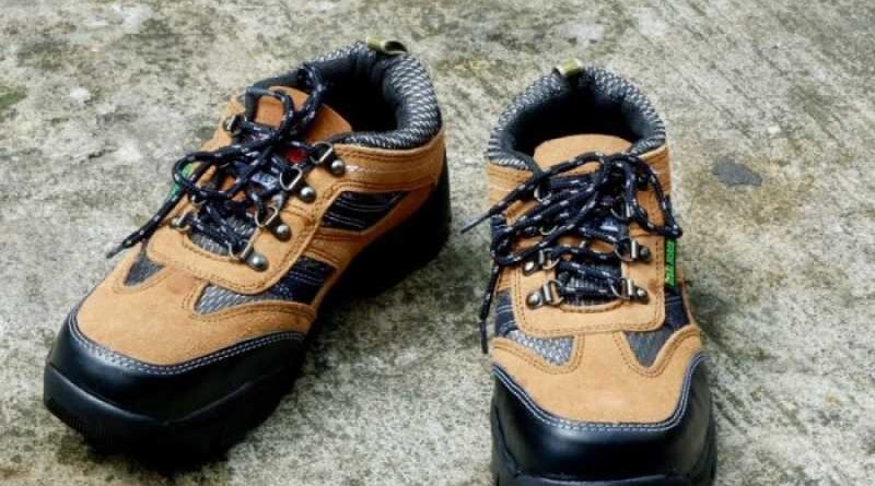 Sepatu Safety Caterpillar vs Steelhorse, Mana yang Worth it dibeli?