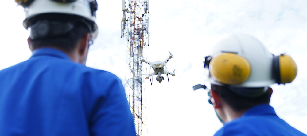 Penggunaan Drone untuk Inspeksi Keselamatan di Lingkungan Kerja Berisiko Tinggi