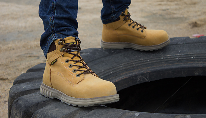 Menghindari Kecelakaan kerja Dengan Memakai Sepatu Safety Yang Tepat - Tips Menghindari Kecelakaan Kerja Dengan Sepatu safety