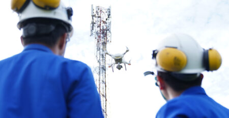 Penggunaan Drone untuk Inspeksi Keselamatan di Lingkungan Kerja Berisiko Tinggi